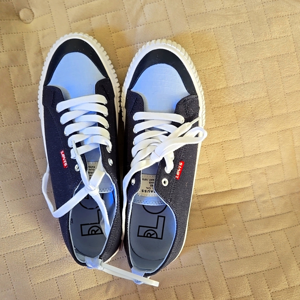 NEW Levi's Sneakers